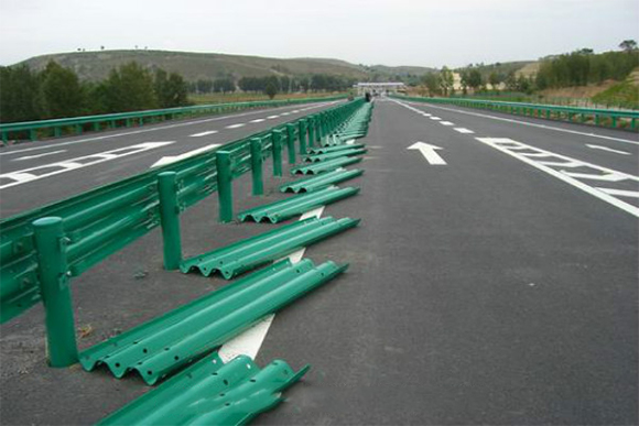 衡水波形护栏的维护与管理确保道路安全的关键步骤
